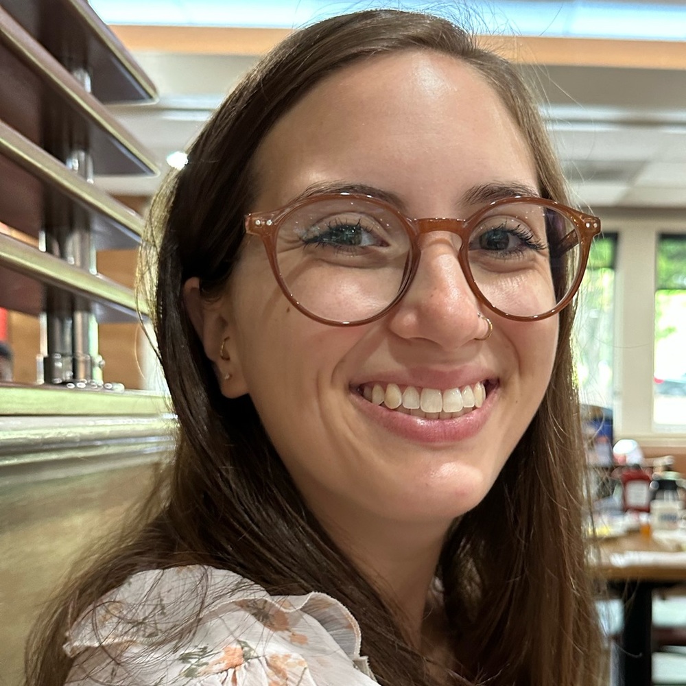 Meet your Posher, Leah